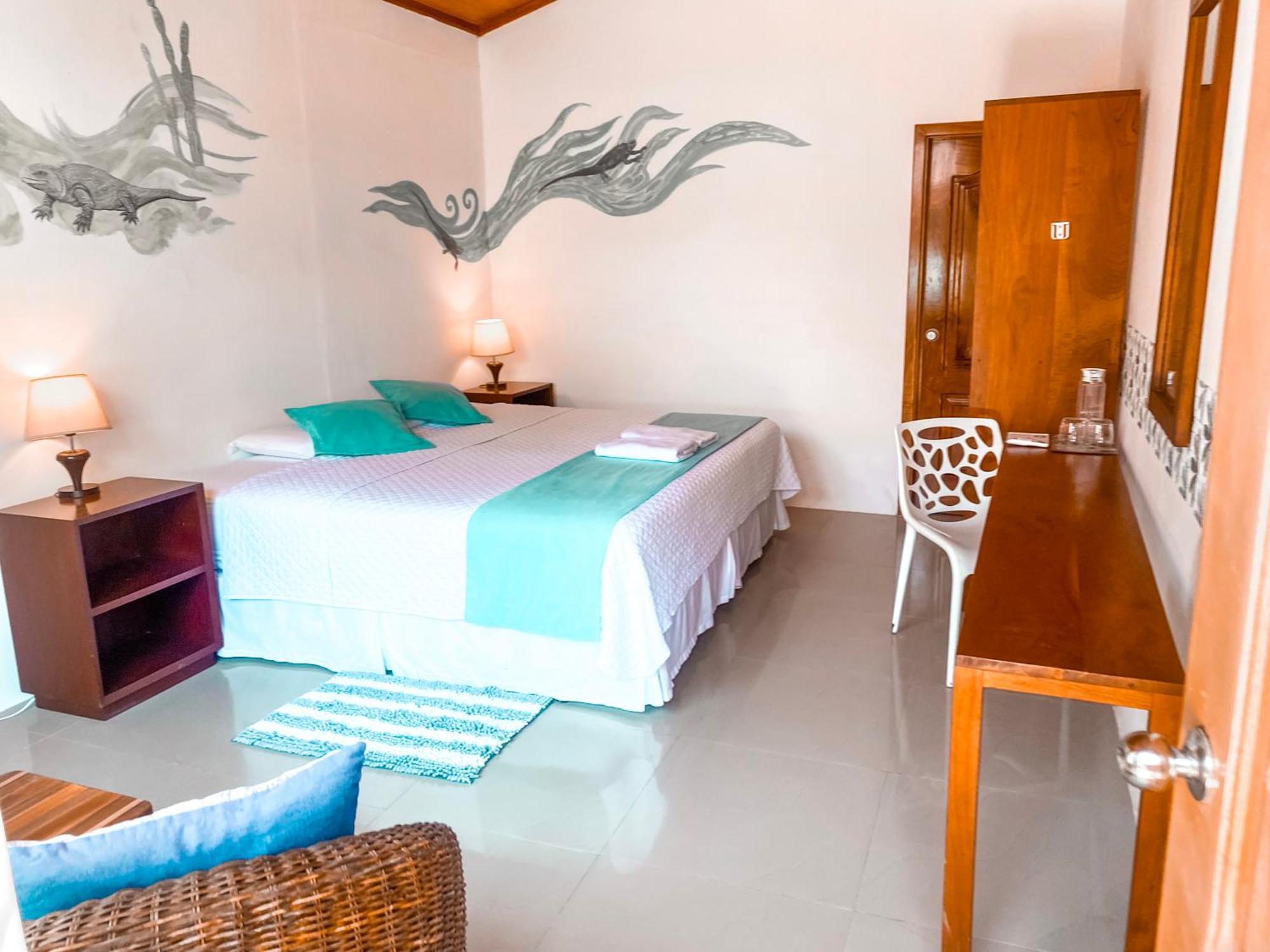 Hotel Coral Blanco With High Speed Internet Starlink And Galapagos Tour Operator Puerto Villamil Luaran gambar